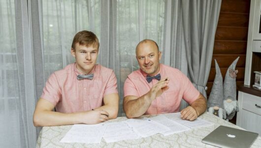 Хто в Україні 🇺🇦 навчає молодь заробляти гроші?